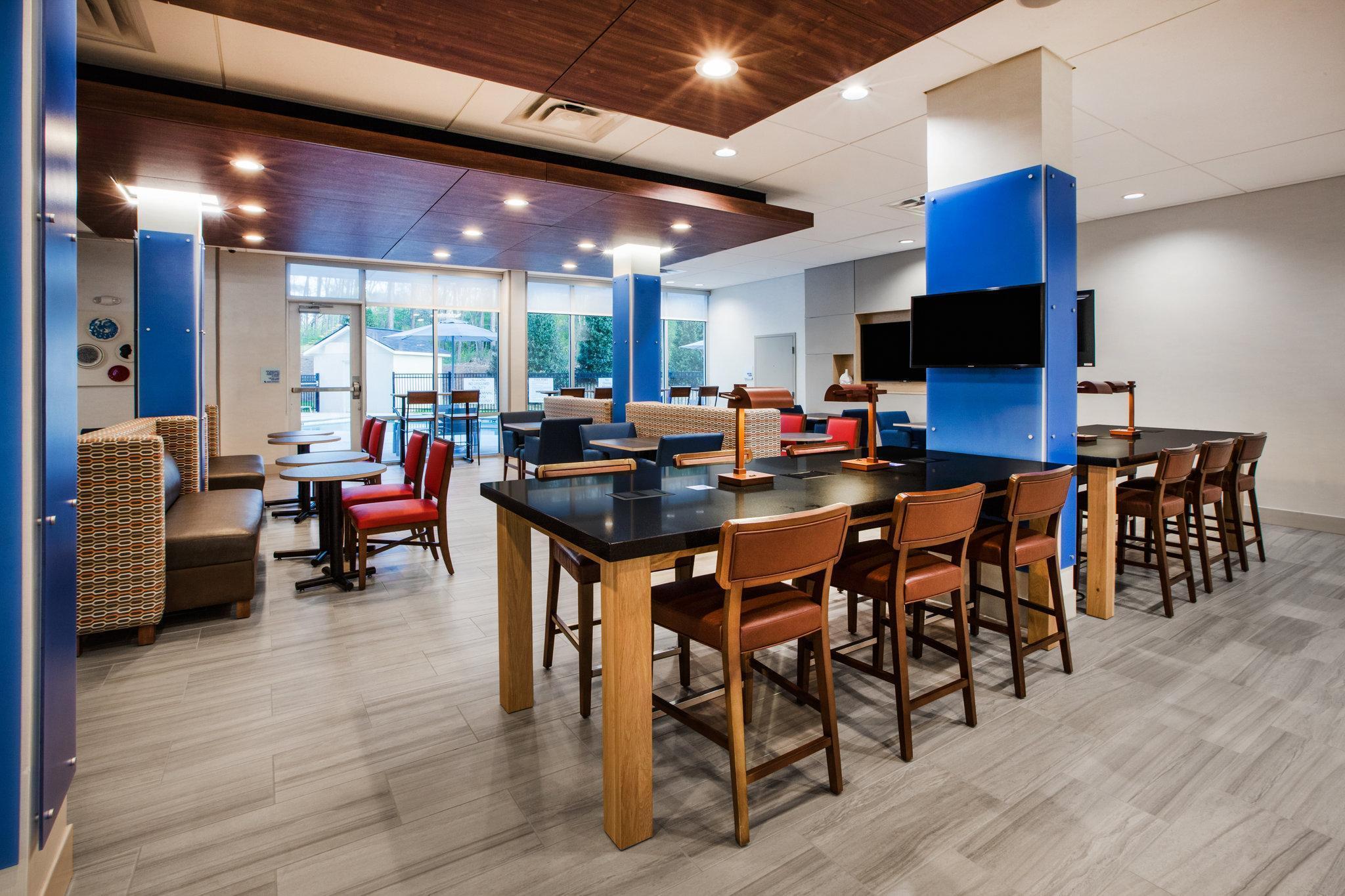 Holiday Inn Express & Suites Sparta Екстер'єр фото