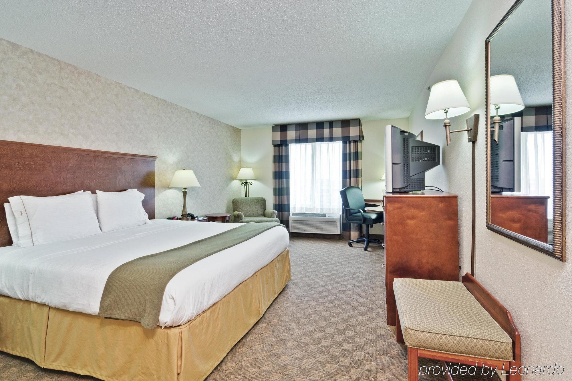 Holiday Inn Express & Suites Sparta Номер фото