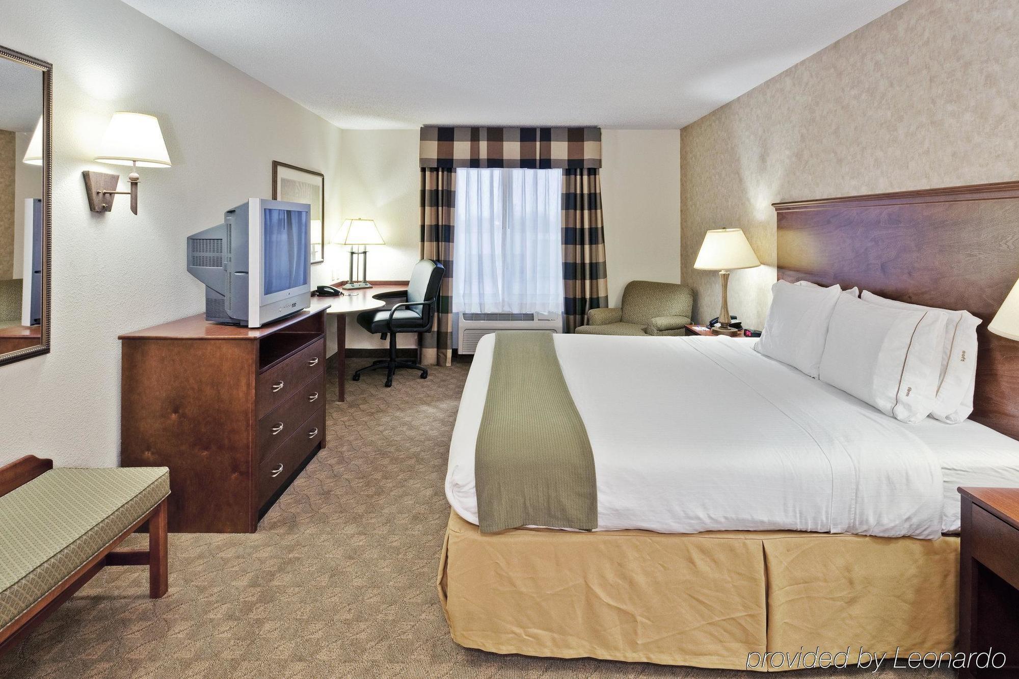 Holiday Inn Express & Suites Sparta Номер фото
