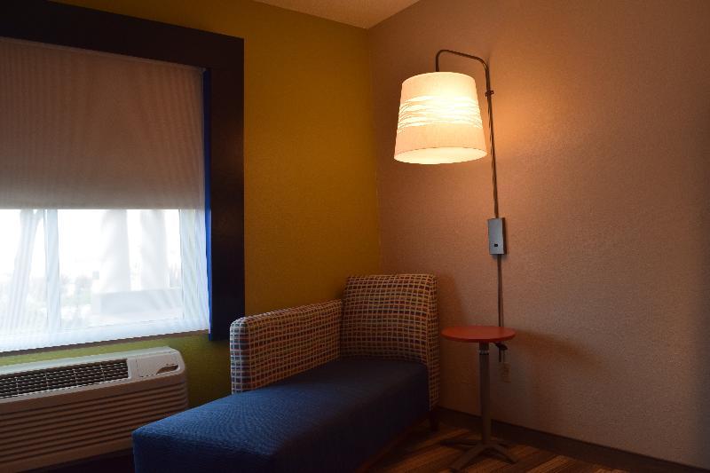Holiday Inn Express & Suites Sparta Екстер'єр фото